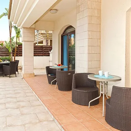 Tessa * Paralimni